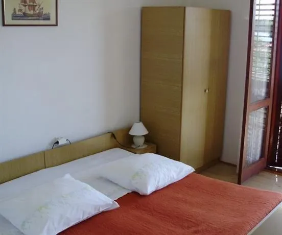 Apartments Lupis - Image 1