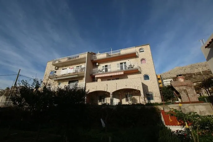 Apartman Ruza Podstrana - Image 1