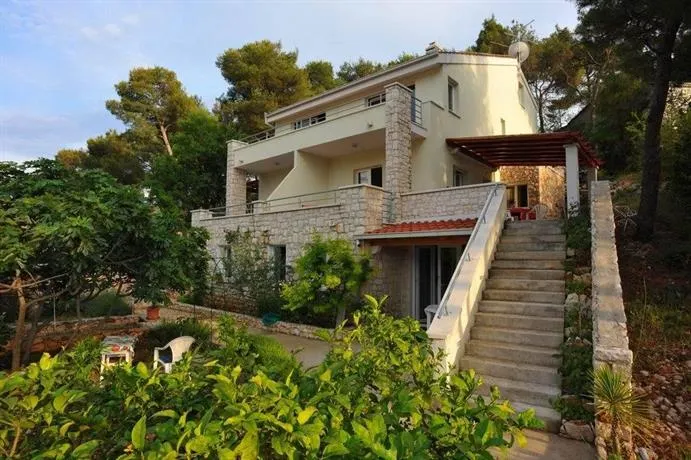 Apartments Dakrijus - Image 1