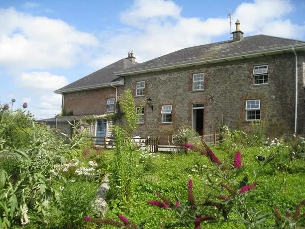 The Pond House at Saffron Hill - Image 1