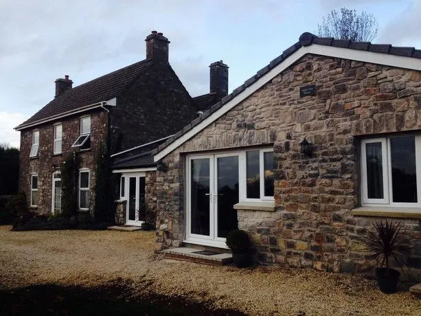 Apple Tree House - Image 1