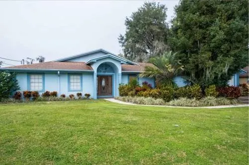 Lakefront Haven - Image 1