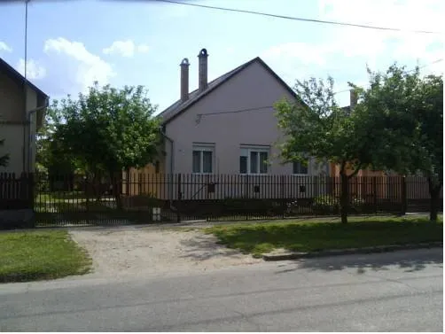 Babarozsa Vendeghaz - Image 1