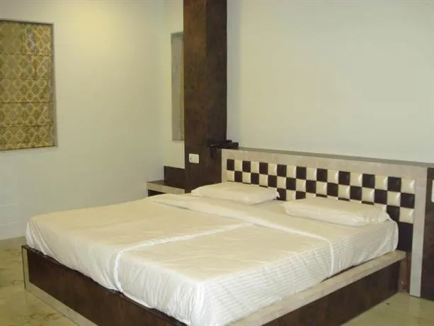 Hotel Moin Mahal - Image 1