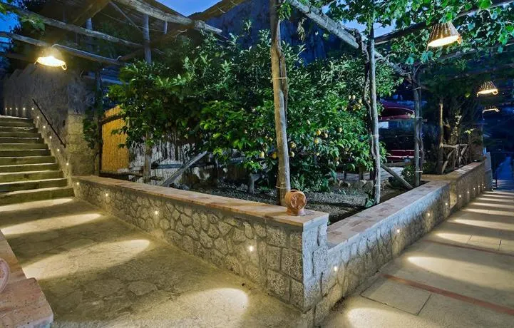 Capri Wine Hotel - Image 1
