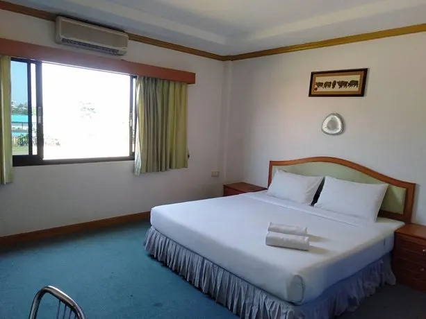 Srisupan Grand Royal Hotel - Image 1