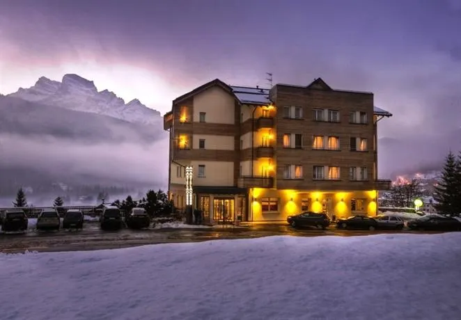 Hotel Antelao Dolomiti Mountain Resort - Image 1