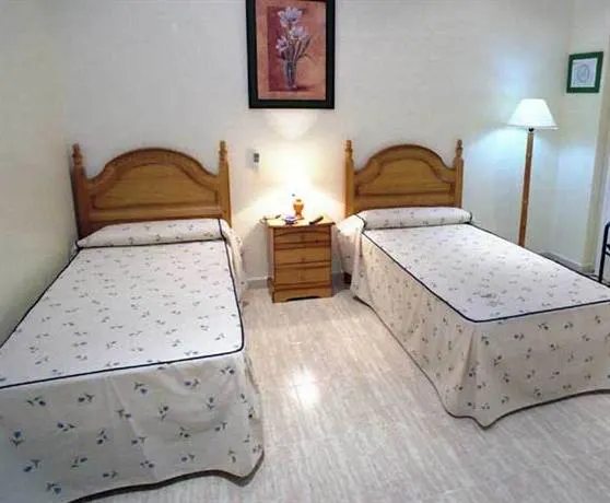 Hostal Paris - Image 1
