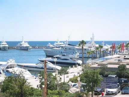 Hôtel Du Golfe - Image 1