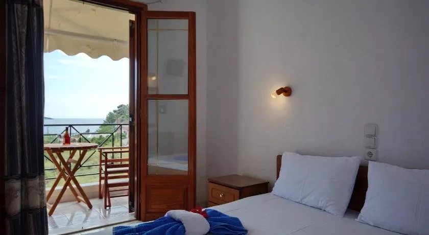 Nikis Rooms - Image 1