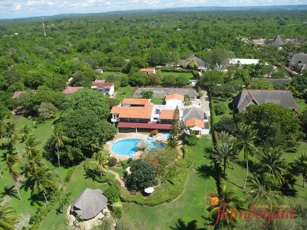 Flamboyant Beach Hotel - Image 1