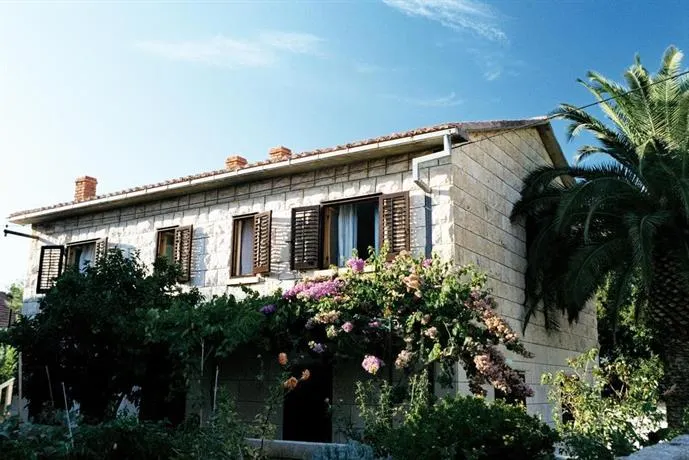 Villa Bracera - Image 1