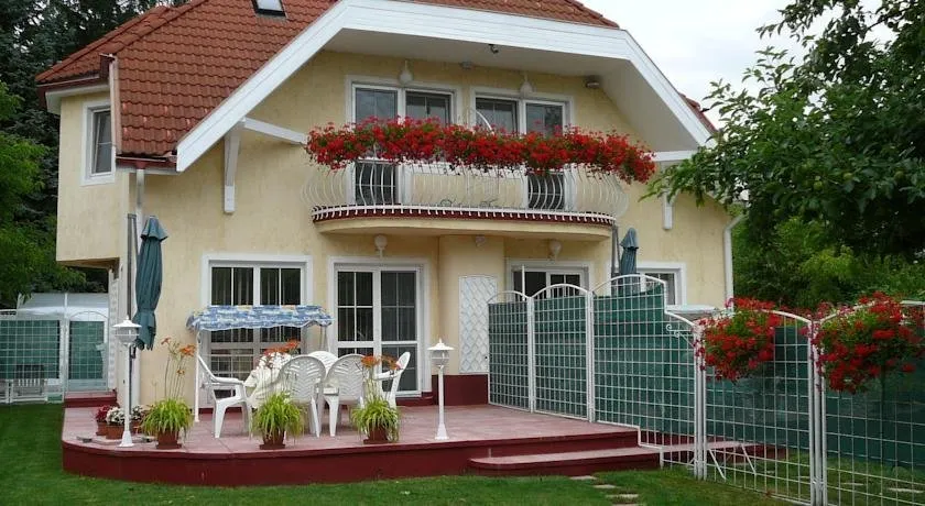 Adra Villa Balatonkenese - Image 1