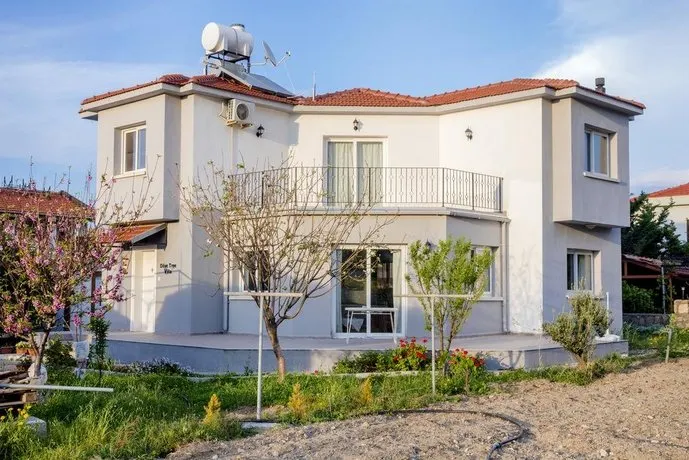 Olive Tree Villa 3 Double Bedrooms With Spectacular Mountain Sea View - Image 1