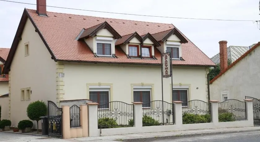 Família Apartmanház - Image 1
