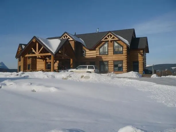 Kicking Horse River Lodge - Image 1