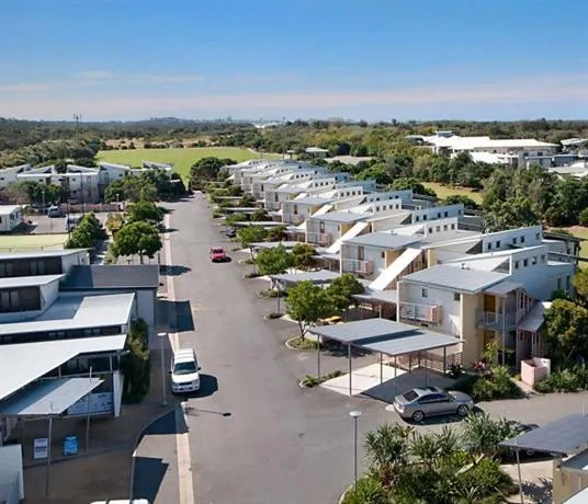 Mainwaring Apartments Casuarina Beach Kingscliff - Image 1