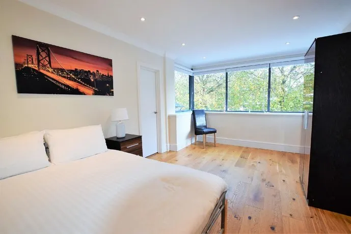 Yourapartment com - Riverside Apartments City Centre - Image 1