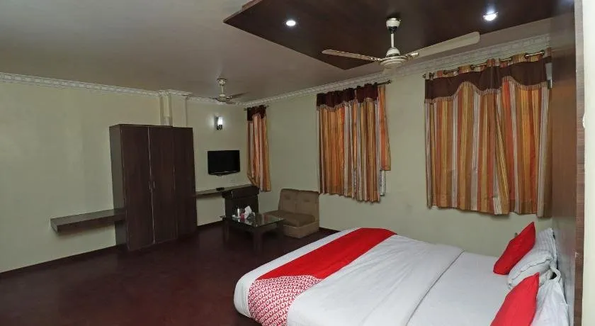 OYO 28063 Hotel Bombay Jewel Palace - Image 1
