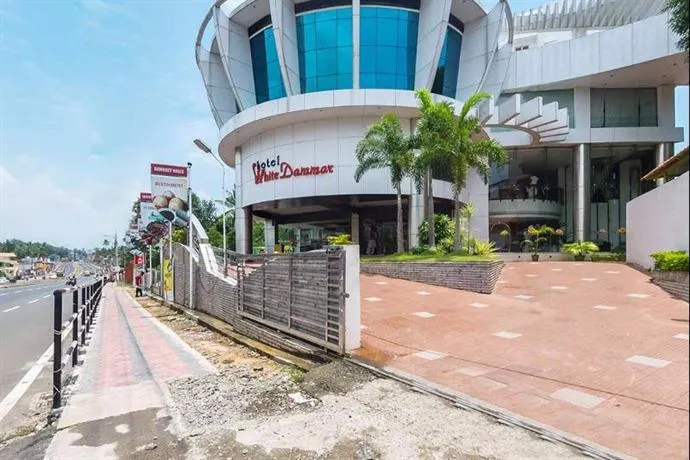 Hotel White Dammer - Image 1