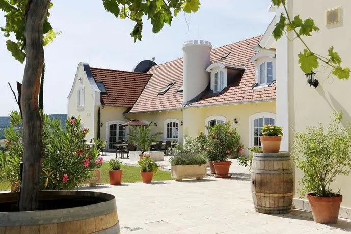Liszkay Vineyard Estate - Image 1