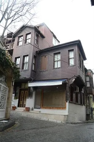 Sultanahmet Wooden House - Image 1
