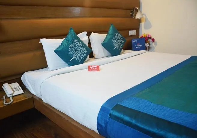 OYO Rooms Green Park Extension - Image 1