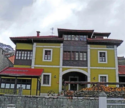 Hotel Rural Arnicio - Image 1