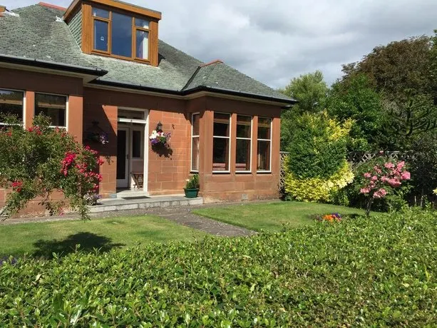 Blackburn Villa B&B - Image 1