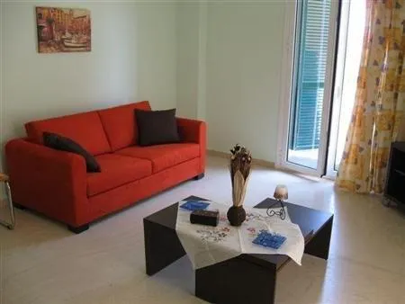 Alexandra Apartment - Image 1