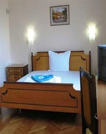 Trendy Inn - Image 1