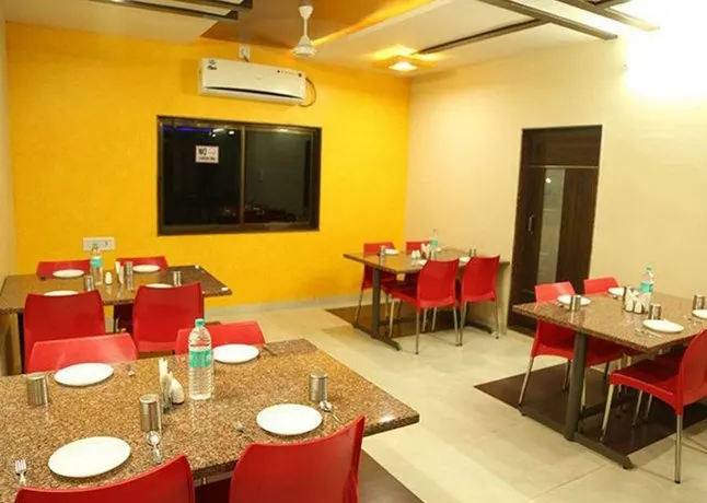 Hotel Holiday Inn Highway - Image 1