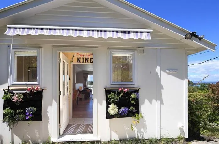Cloud Nine Cottage Waiheke - Image 1