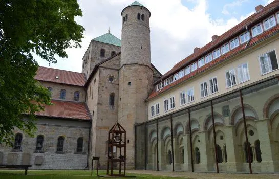 Michaeliskloster Tagungsstätte - Image 1