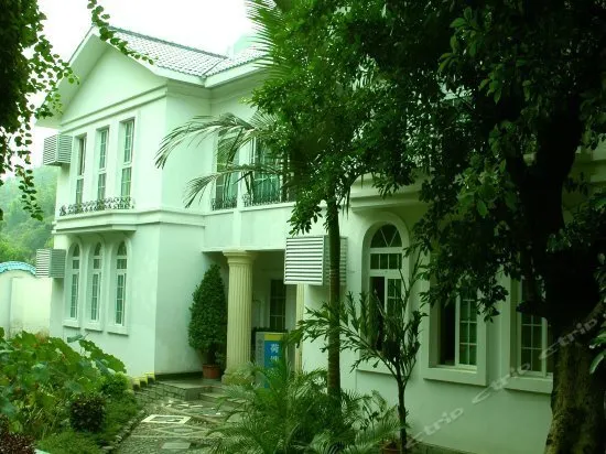 Hongge Hot Spring Hotel - Image 1