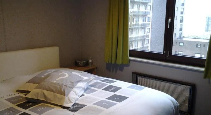 Zonnig Appartement met Zeezicht - Image 1
