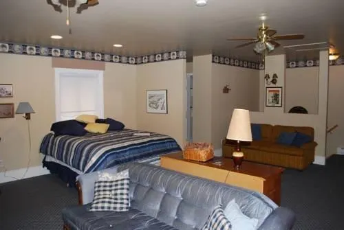 Carriage House - Image 1