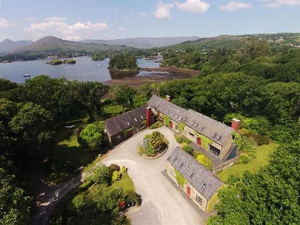 Silver Birch Large Luxury Rental 11 Bedrooms 9 En-suites - Image 1