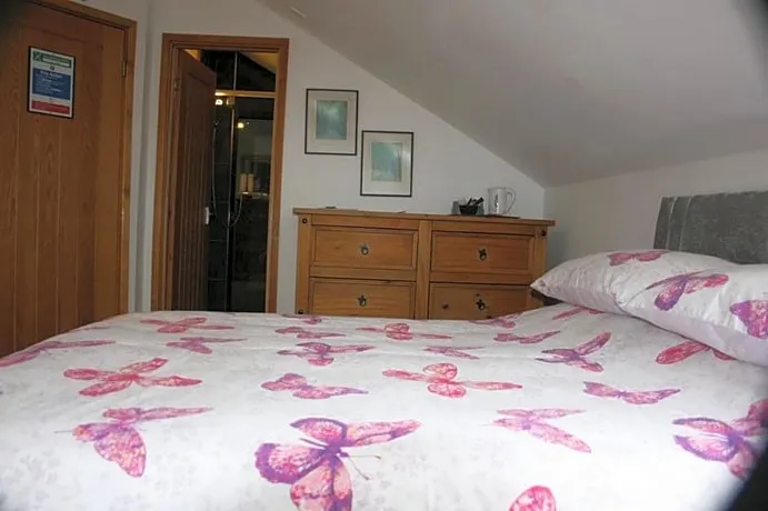 Crackin View Guest House - Image 1