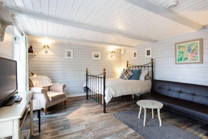 Loughview chalet - Image 1