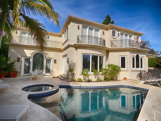 Pacific Palisades French Manor Estate - Image 1
