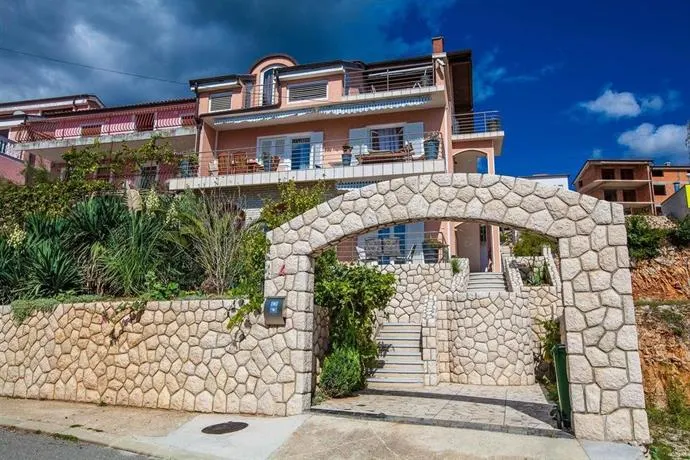 Fijala Flat 2 - Image 1