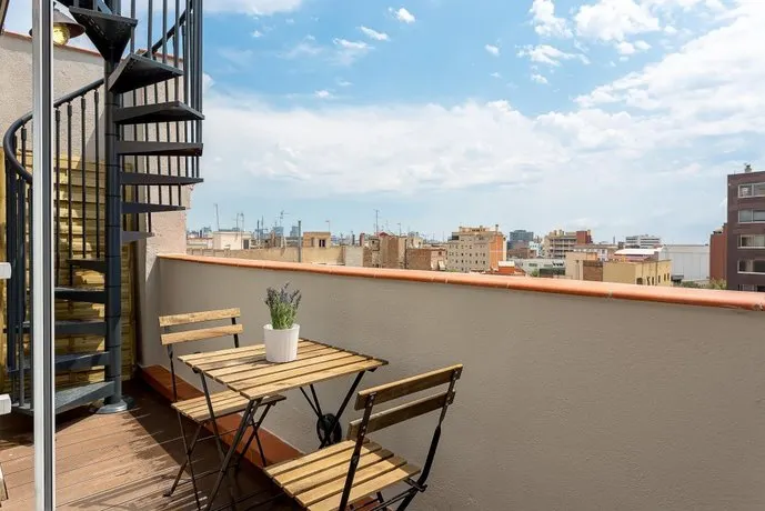 1 Br Vintage Suite With Balcony - Hoa 42158 - Image 1