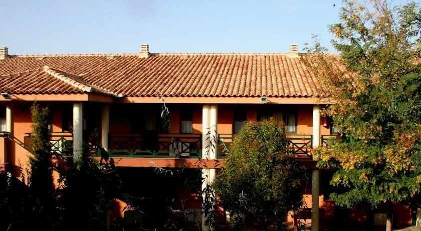 Albergue Castillo de Layos - Image 1