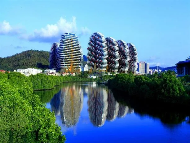 Beauty Crown Grand-Tree Hotel - Image 1