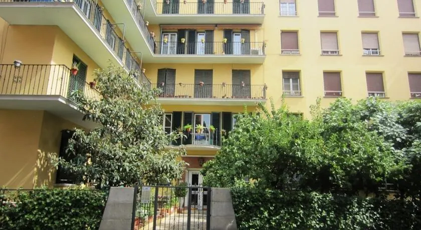 Mi Casa es tu Casa Palacio - Image 1