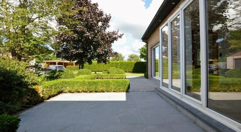 Spacious villa in Zingem with garden - Image 1