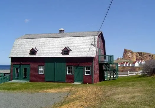 Auberge la Maison Rouge de Perce - Image 1