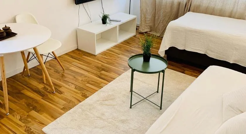 Top Renoviertes Apartement In Bester Lage Von Homburg- 5 Fußminuten Zur Uniklinik - Image 1