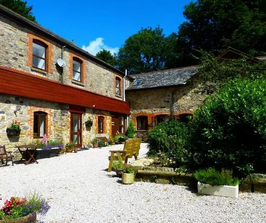 Farm Cottage - Image 1